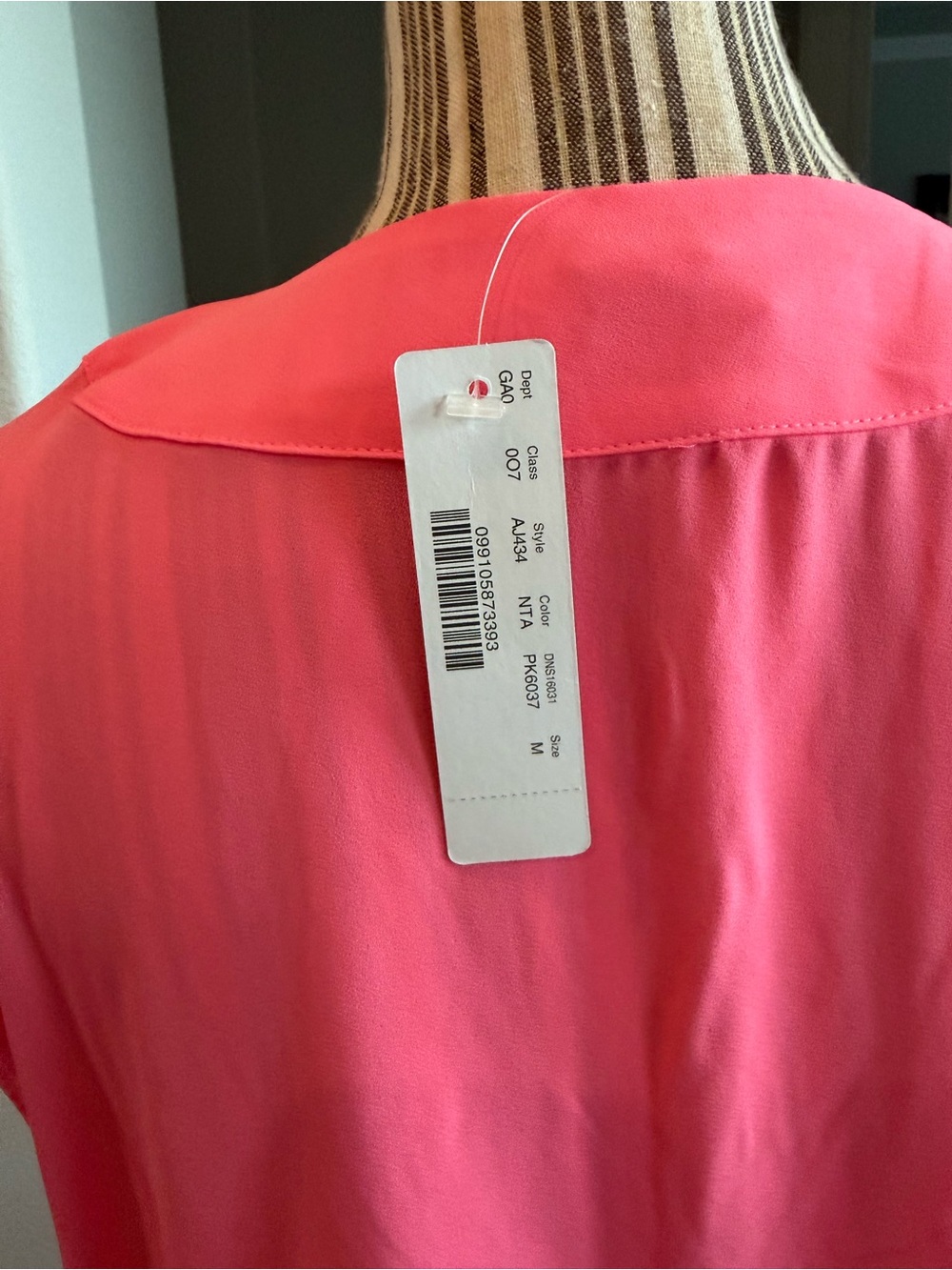 JCrew V-Neck Sleeveless Blouse in Hot Pink medium - Picture 8 of 13